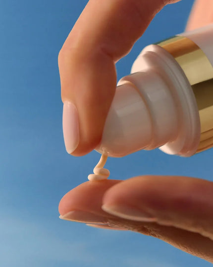 NIVEA LUMINOUS dieninis veido kremas su hialurono rūgštimi ir SPF 50, 40 ml
