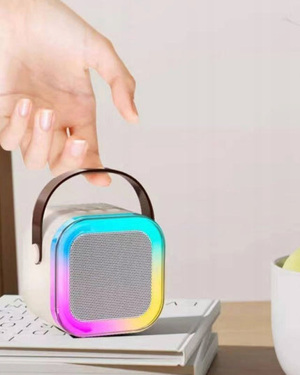 Nešiojama Bluetooth Kolonėlė su Karaoke, RGB Apšvietimu ir 2 Mikrofonais
