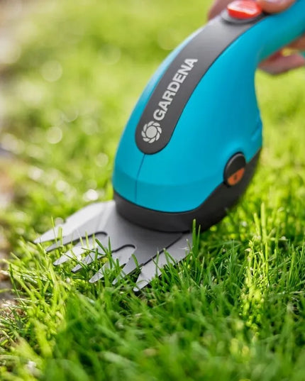 GARDENA akumuliatorinės žolės ir krūmų žirklės – be akumuliatoriaus