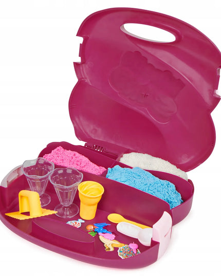 KINETINIS SMĖLIS „KINETIC SAND“ LEDŲ PARDUOTUVĖS RINKINYS LAGAMINE, 680 G