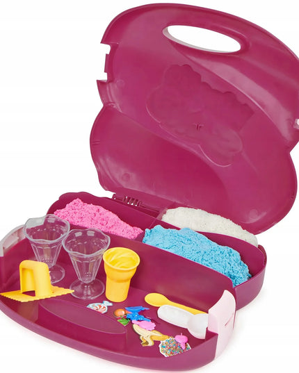 KINETINIS SMĖLIS „KINETIC SAND“ LEDŲ PARDUOTUVĖS RINKINYS LAGAMINE, 680 G
