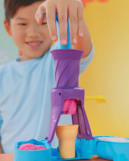 „Kinetic Sand“ kinetinio smėlio ledų kioskelis su ledų gaminimo stotele ir priedais