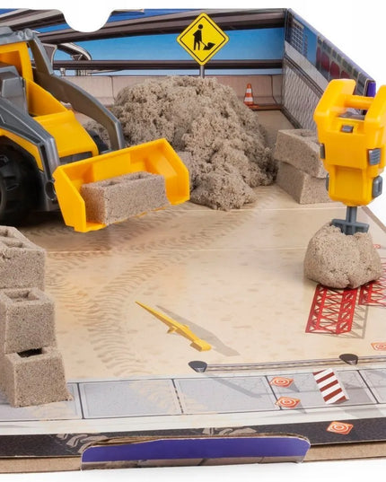 KINETINIS SMĖLIS „STATYBŲ AIKŠTELĖ SU SUNKVEŽIMIU“, KINETIC SAND, 545 G