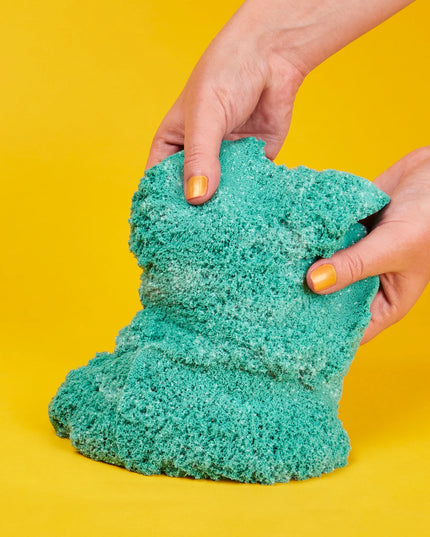 „Kinetic Sand Shimmer“ žvilgantis turkio spalvos kinetinis smėlis, 907 g