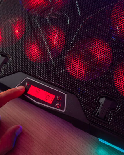 Reguliuojamas aušinimo stovas 9-17'' LED RGB 2x USB nešiojamajam kompiuteriui