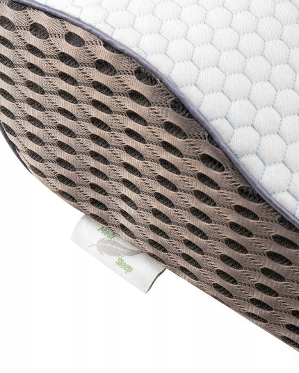 Ortopedinė pagalvė šoniniam ir pilvo miegui, profiliuota iš memory putų.