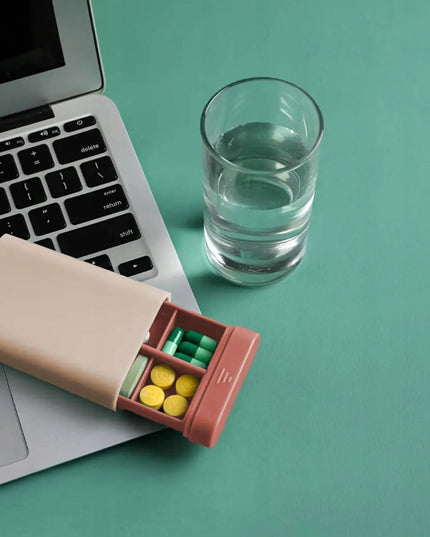 ToolSpace vaistų dėžutė – mini kelioninis vaistų organizatorius