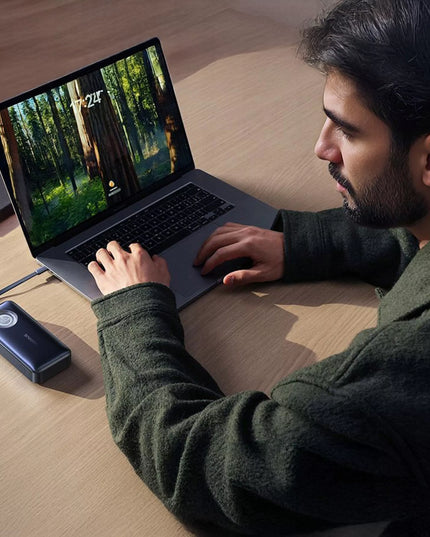 BASEUS išorinė baterija 10000 mAh 45W USB-C su ištraukiamu USB-C laidu ir ekranu