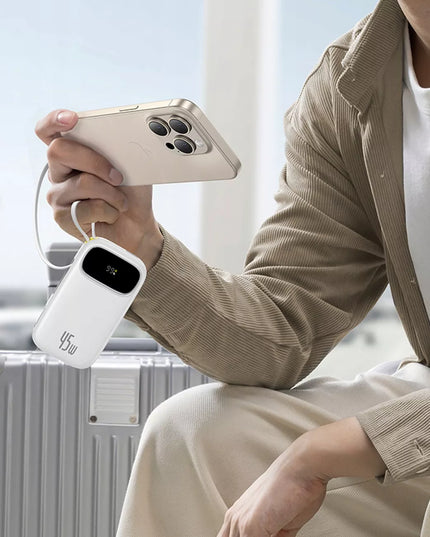 BASEUS išorinis akumuliatorius 10000 mAh 45W su USB-C ir Lightning laidu bei ekranu