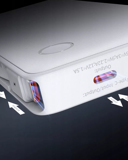 BASEUS išorinė baterija 10000mAh 22,5W su USB-C ir Lightning laidais, skirta iPhone ir Android