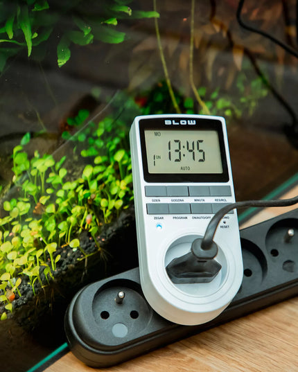 Skaitmeninis laikmačio programuotojas LCD jungiklis su tvarkaraščiu ir lenkų meniu