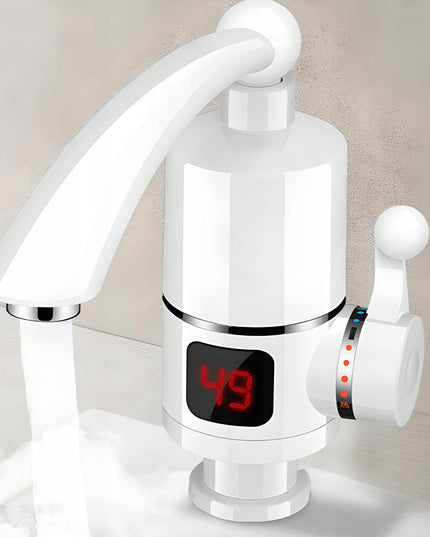 Momentinis elektrinis vandens šildytuvas 3 kW LCD