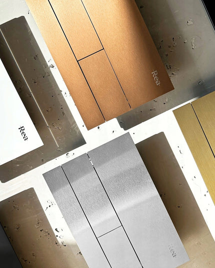 Nuleidimo mygtukas tualeto potinkiniam bakeliui REA T Šlifuotas varis