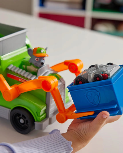 PAW Patrol Rocky šiukšliavežė – Deluxe gelbėjimo transporto priemonė su figūrėle ir priedais