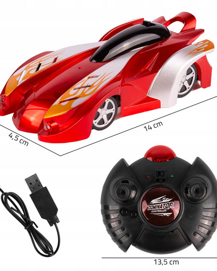 Sienomis važiuojantis lenktyninis automobilis su distanciniu pulteliu