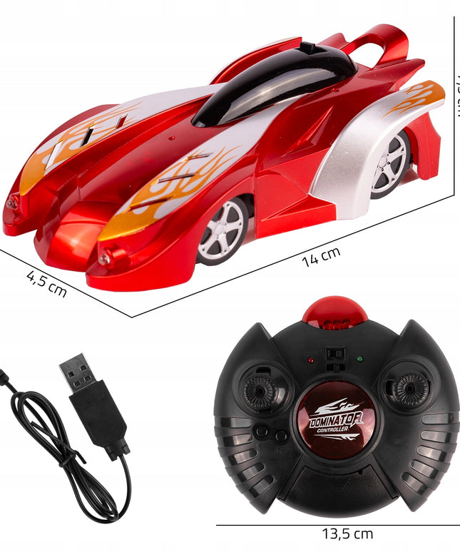 Sienomis važiuojantis lenktyninis automobilis su distanciniu pulteliu