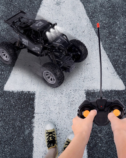 RC visureigis BEKELNĖS NUOTYKIŲ PIONIERIUS VALDOMAS NUOTOLINIU BŪDU SU PULTELIU