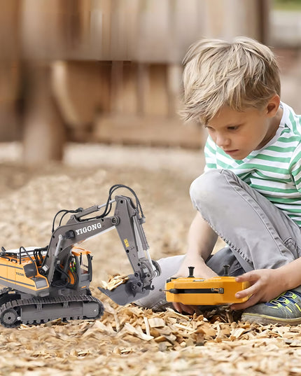 Nuotoliniu būdu valdomas automobilis su pulteliu – žaislas vaikams, berniukams, šventėms