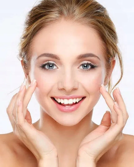 Bielenda Glow Boost skaistinantis ir lyginantis veido serumas su vitaminu C ir rūgštimis