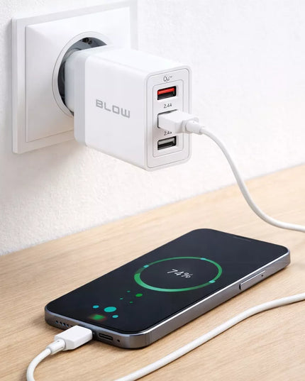 SPARTASIS TINKLO KROVIKLIS TELEFONUI 3xUSB QUICK CHARGE QC 3.0 30W 5V 2.4A