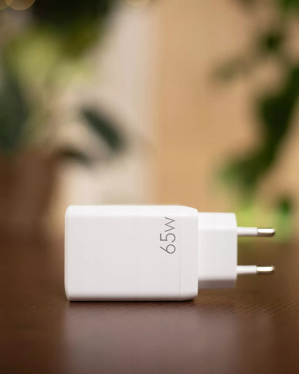 Spartusis Spacecase GaN 65W įkroviklis, 2x USB-C ir USB-A jungtys, skirtas telefonui, QC 3.0 PD PPS