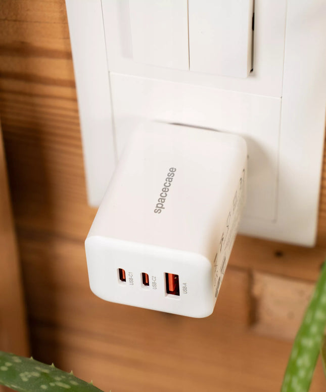 Spartusis Spacecase GaN 65W įkroviklis, 2x USB-C ir USB-A jungtys, skirtas telefonui, QC 3.0 PD PPS