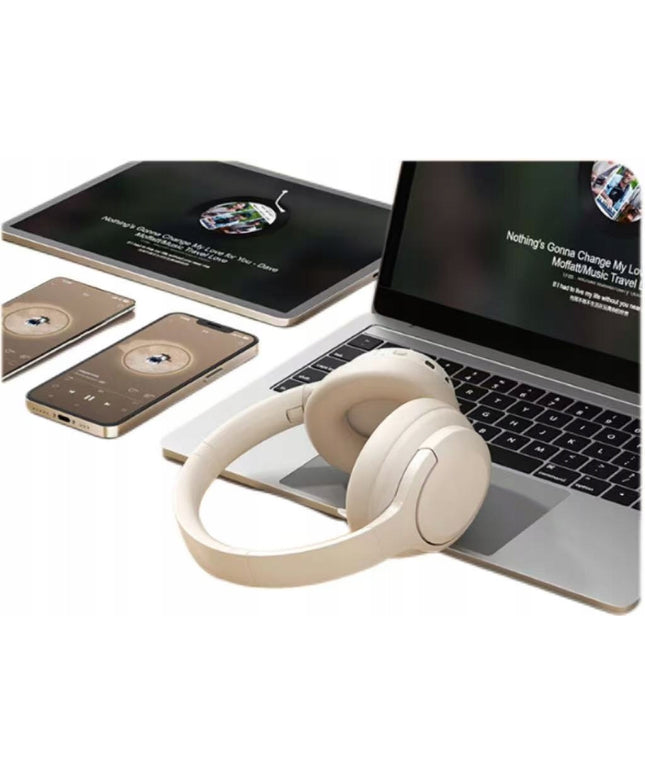 Belaidės ausinės ant ausų