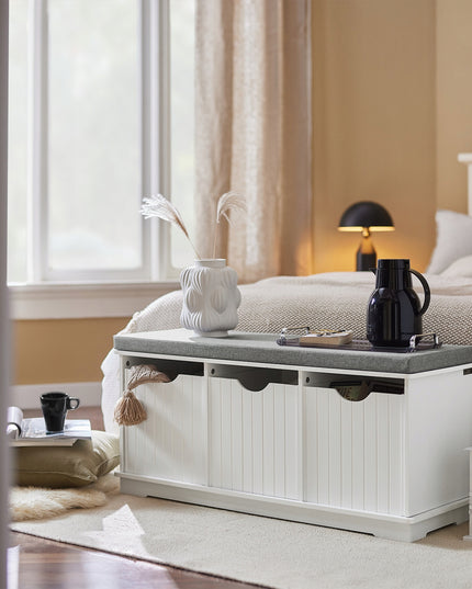 SoBuy Balta batų spintelė-suolas su 3 skyriais FSR30-W