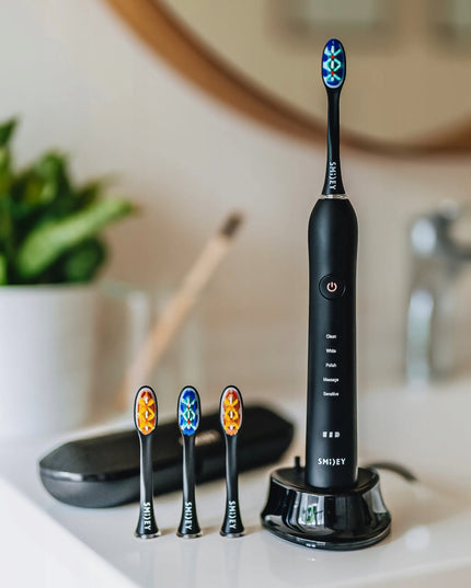 Soninis elektrinis dantų šepetėlis Smiley Pro juodas su dėklu ir indukcine įkrovimo stotele