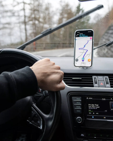 Spacecase magnetinis telefono laikiklis automobiliui skirtas tvirtinti prie stiklo arba prietaisų skydelio su MagSafe palaikymu