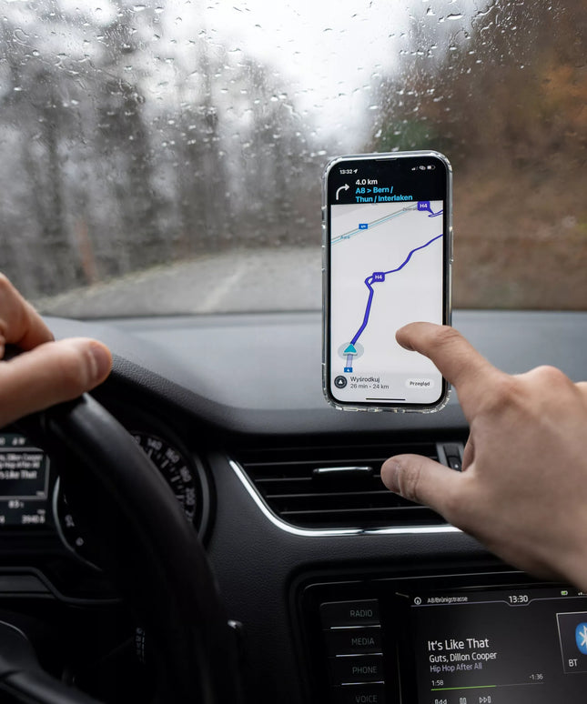 Spacecase magnetinis telefono laikiklis automobiliui skirtas tvirtinti prie stiklo arba prietaisų skydelio su MagSafe palaikymu