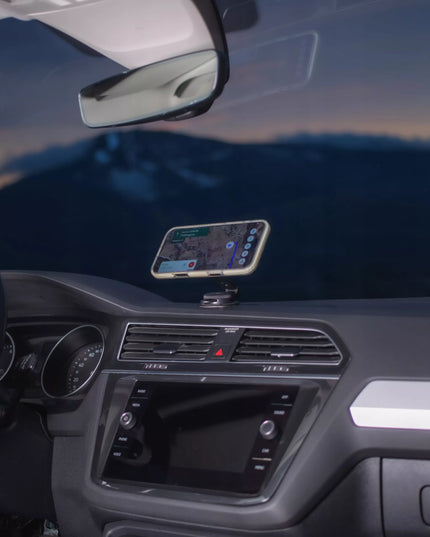 Automobilinis telefono laikiklis į prietaisų skydelį su MagSafe funkcija ir sukimosi mechanizmu