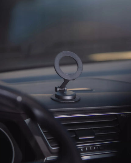 AUTOMOBILINIS TELEFONO LAIKIKLIS ANT PRIETAISŲ SKYDELIO SU MAGSAFE FUNKCIJA