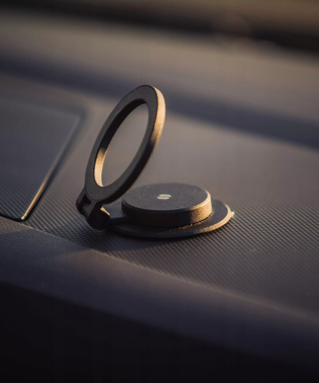 AUTOMOBILINIS TELEFONO LAIKIKLIS ANT PRIETAISŲ SKYDELIO SU MAGSAFE FUNKCIJA