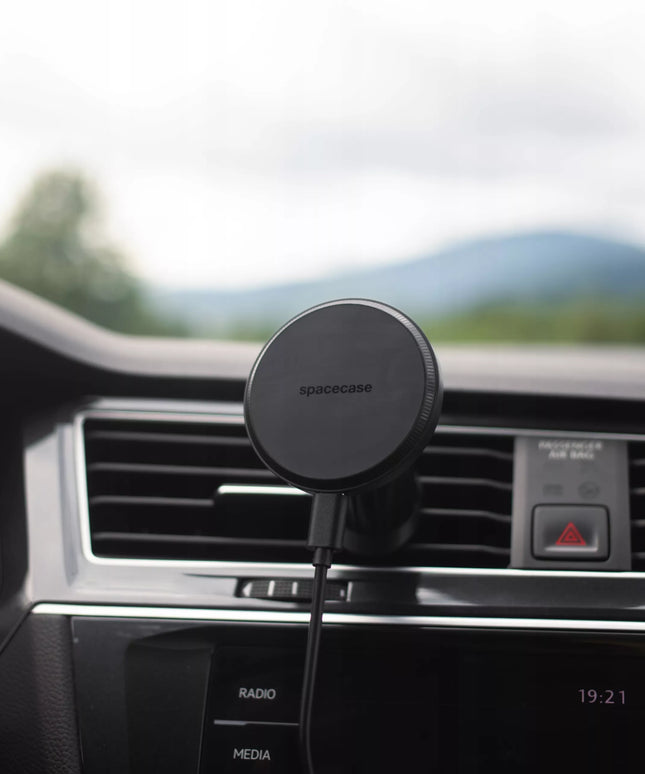 AUTOMOBILINIS TELEFONO LAIKIKLIS Į ORŲ VENTILIACIJOS ANGĄ SU MAGSAFE ĮKROVIKLIU