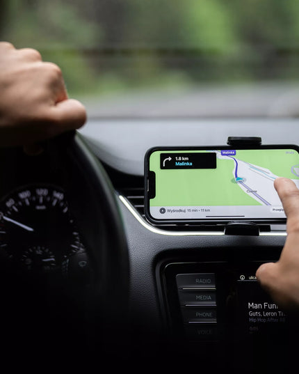 Automobilinis telefono laikiklis į oro groteles Spacecase
