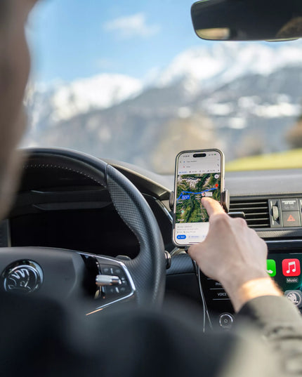 Spacecase automobilinis telefono laikiklis su belaidžiu įkrovikliu į ventiliacijos groteles