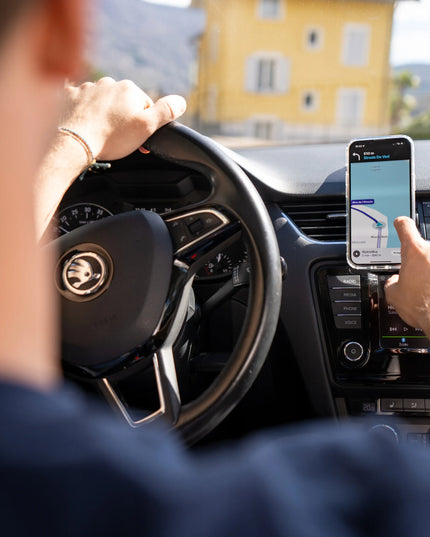 Magnetinis automobilinis telefono laikiklis ant prietaisų skydelio Spacecase, tvirtas magnetas
