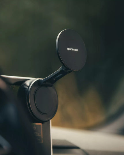 Automobilinis telefono laikiklis su vakuuminiu siurbtuku, skirtas MagSafe, montuojamas ant stiklo