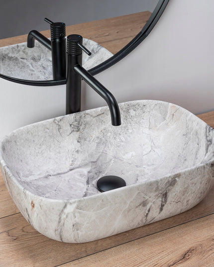 Mažas pilkas stalviršio praustuvas su akmens raštu, skirtas WC REA BELINDA MINI STONE