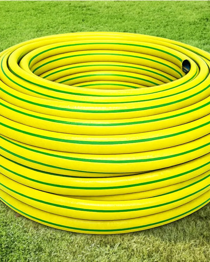 GUMINĖ SODO ŽARNA 1/2" 30 m 4 SLUOKSNIŲ + Purkštuvas ir jungtys BRADAS rinkinys