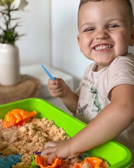 WOOPIE kinetinis smėlis 1,5 kg, XXL rinkinys su zoologijos sodo ir safario gyvūnais, dėklas-smėlio dėžė
