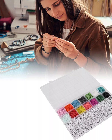 Apyrankių vėrimo rinkinys su karoliukais ir raidėmis – DIY dovanų rinkinys