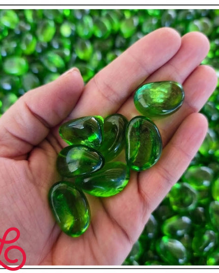 ŽALIAS DEKORATYVINIS STIKLAS 2,6–3,2 CM KIDNEY GLASS GREEN NAMŲ DEKORAVIMUI 1 KG