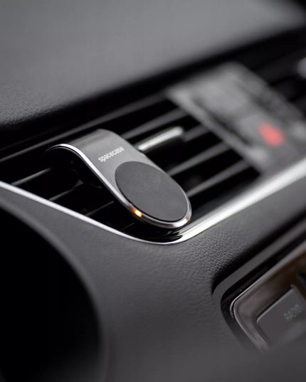 Magnetinis automobilinis telefono laikiklis į ventiliacijos groteles Spacecase