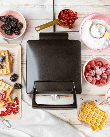 Adler AD 3056 galinga vaflinė 2000W – 2 dideli traškūs vafliai su nelimpančia danga ir temperatūros reguliavimu