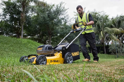 Akumuliatorinė vejapjovė DeWalt 2x18V DCM564N