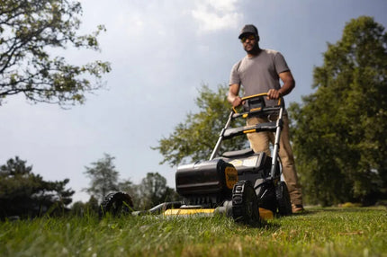 Akumuliatorinė vejapjovė DeWALT DCMWP134N, 53 cm, 2x18V XR (be akumuliatorių)