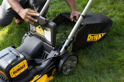 Akumuliatorinė vejapjovė DeWALT DCMWP134N, 53 cm, 2x18V XR (be akumuliatorių)