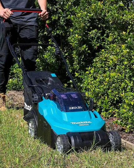 Akumuliatorinė vejapjovė Makita DLM432Z 2x18V, 43 cm (be akumuliatorių ir įkroviklio)